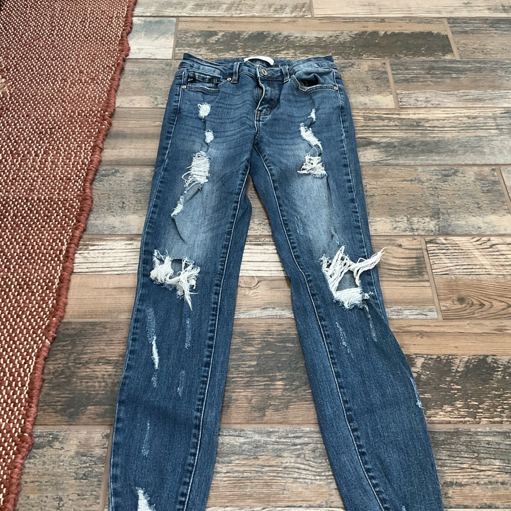 KanCan Distressed Blue Jeans size 7/27 Skinny